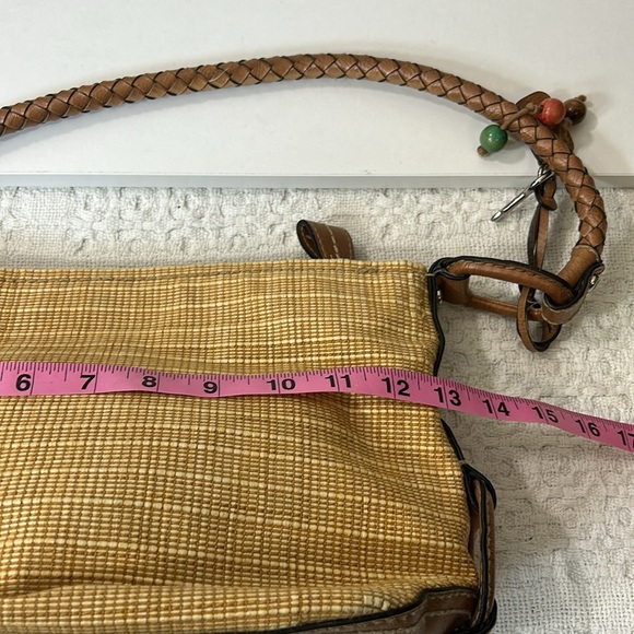Tan Fossil Woven handbag/shoulder bag, not adjustable strap, magnetic closure - Picture 8 of 14